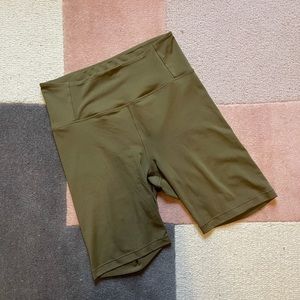 Girlfriend collective biker shorts - fern